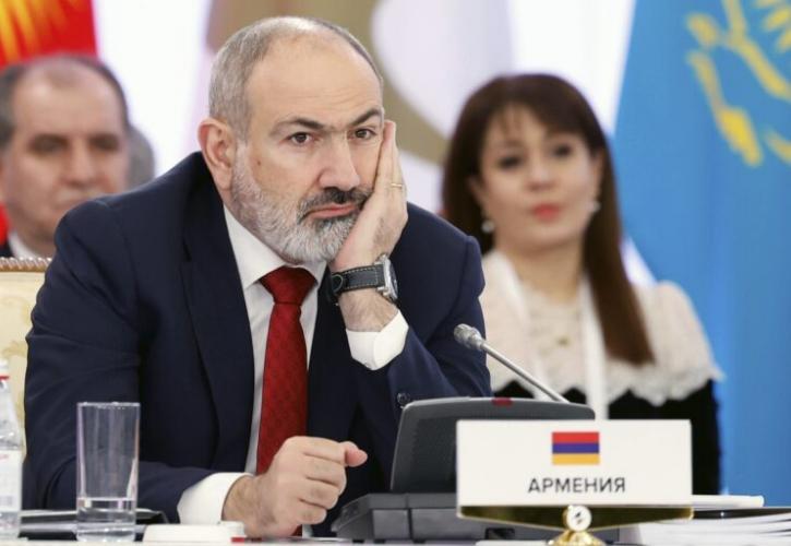 Συνάντηση Μητσοτάκη - Σακελλαροπούλου με τον πρωθυπουργό της Αρμενίας
