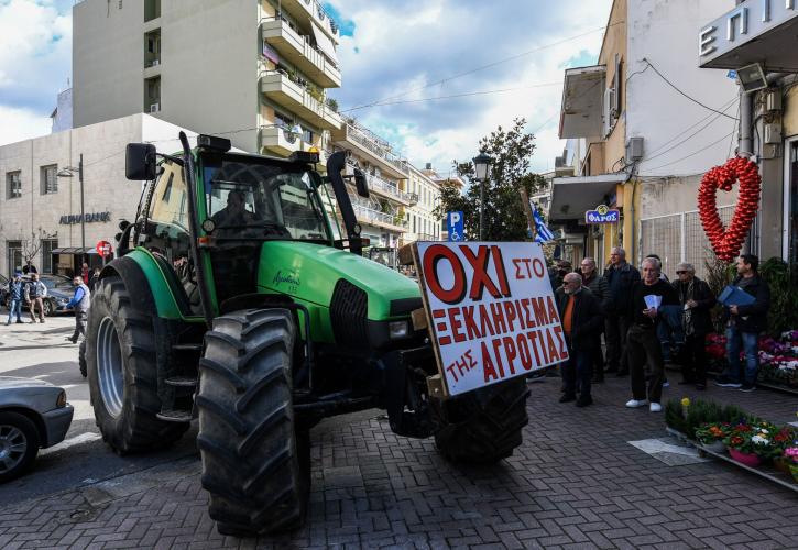 Ξεκίνησε η απόβαση των τρακτέρ στην Αθήνα: Το μήνυμα της κυβέρνησης στους αγρότες