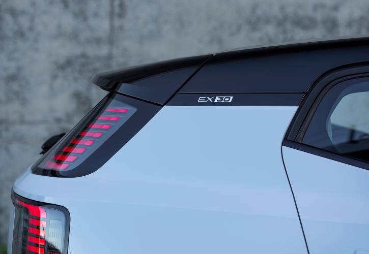 Η Volvo ξεκινά την παραγωγή του ηλεκτρικού SUV EX30 στη Γάνδη