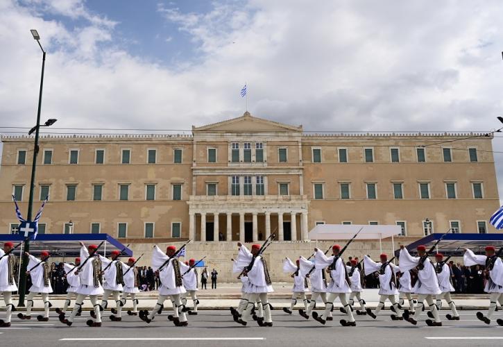 Ολοκληρώθηκε η στρατιωτική παρέλαση για την 25η Μαρτίου - Κανονικά η κυκλοφορία στο κέντρο της Αθήνας