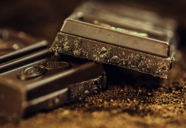 «Πικρά» μαντάτα για τη σοκολάτα – Φόβοι για ελλείψεις και πρωτοφανείς ανατιμήσεις
