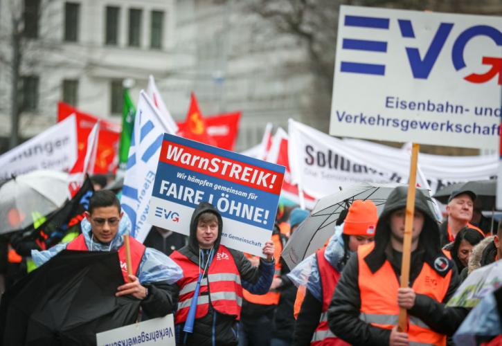 Γερμανία: Εργαζόμενοι στα δημόσια μέσα μεταφοράς απεργούν στα 14 από τα 16 κρατίδια