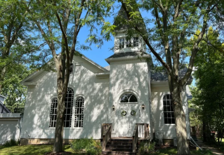 Η εκκλησία «βίλα»: Κτίσμα του 19ου αιώνα έγινε το απόλυτο σπίτι - Έχει γυμναστήριο και play room