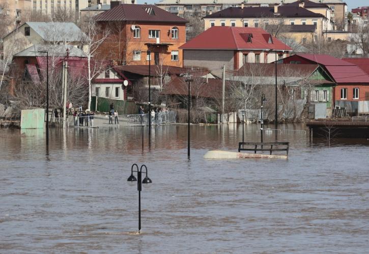 Ρωσία - Πλημμύρες: Πάνω από 6.000 άνθρωποι εγκατέλειψαν τα σπίτια τους
