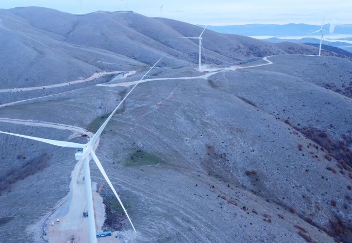 ΥΠΕΝ: Εξετάζεται «γκάζι» σε νέα αιολικά πάρκα – Πιο ισορροπημένο «πράσινο» μίγμα