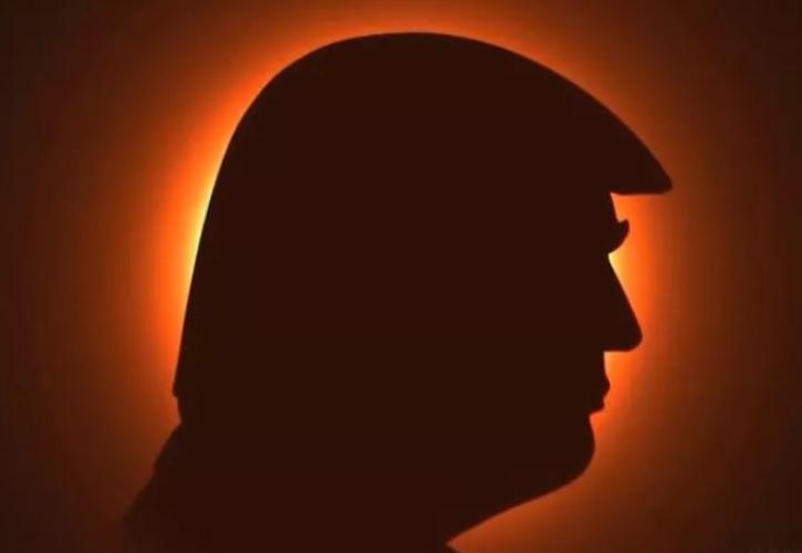 Total eclipse of the Trump: O τέως προέδρος με ανάρτησή του κρύβει τον ήλιο και βυθίζει τις ΗΠΑ στο σκοτάδι