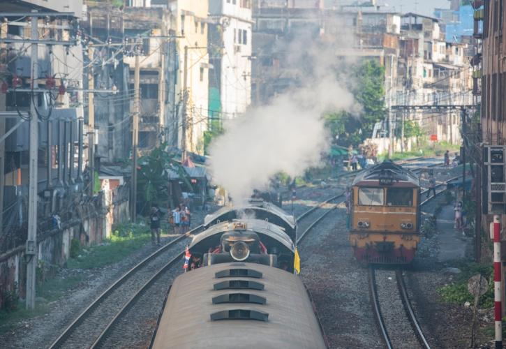 Η κινεζική κυβέρνηση τιμωρεί όσους χρωστάνε: Τέρμα τα γρήγορα τρένα ή τα φινετσάτα ξενοδοχεία