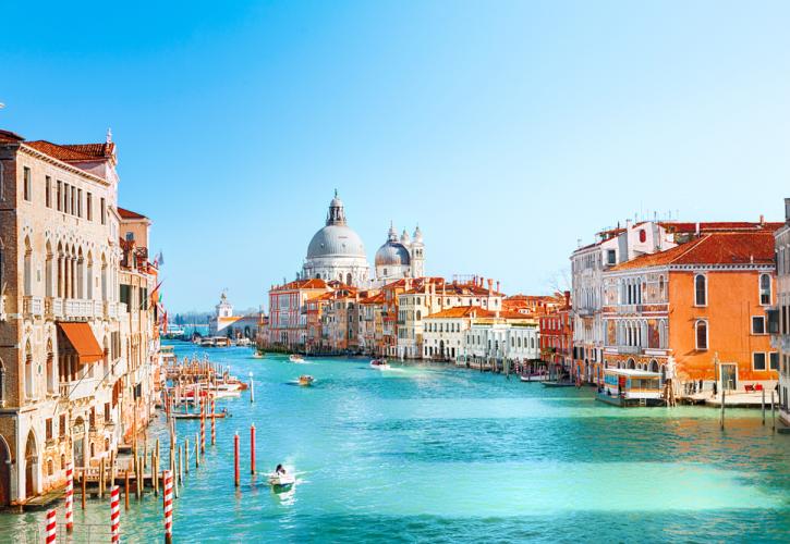«Με απόλυτη επιτυχία» στέφθηκε η εφαρμογή του εισιτηρίου εισόδου στη Βενετία