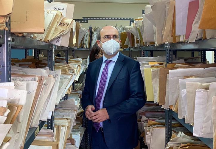 Χατζηδάκης: Αντιμετωπίστηκε το πρόβλημα με τις εκκρεμείς συντάξεις