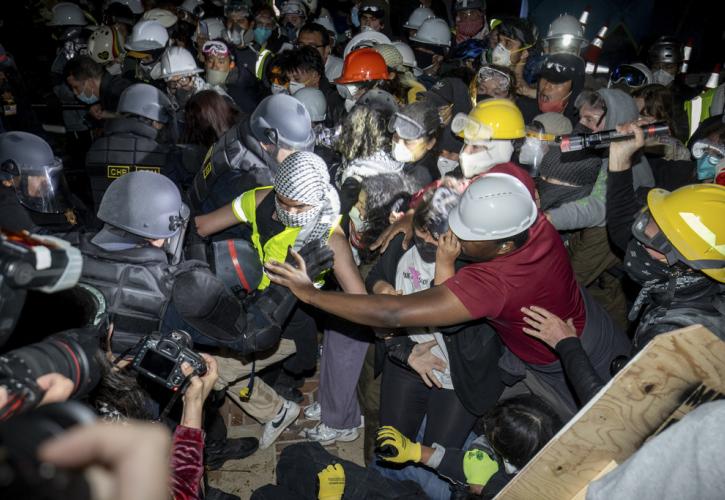 Εικόνες χάους στα αμερικανικά πανεπιστήμια - Πάνω από 2.000 συλλήψεις
