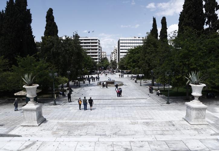 Δήμος Αθηναίων: Διαρκείς παρεμβάσεις για την καταπολέμηση των τρωκτικών στην πλατεία Συντάγματος
