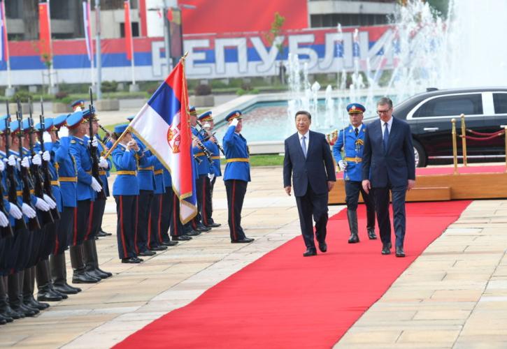 Επίσκεψη Σι Τζινπίνγκ στη Σερβία - Ξεκίνησαν οι συνομιλίες με τον πρόεδρο της χώρας
