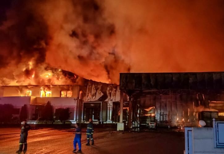 Λαμία: Αύξηση ασφαλίστρων για φωτιά είχε ζητήσει η διοίκηση του εργοστασίου, 2 μέρες πριν καταστραφεί