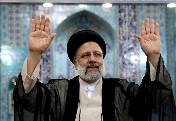 Εμπραχίμ Ραϊσί: Ολονύχτιες έρευνες για τον εντοπισμό του Ιρανού προέδρου μετά τη συντριβή ελικοπτέρου - Οι πρώτες εκτιμήσεις