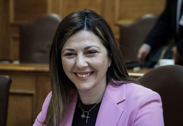 Ζαχαράκη: 20.000 αιτήσεις για βρεφονηπιακούς σταθμούς την πρώτη ημέρα