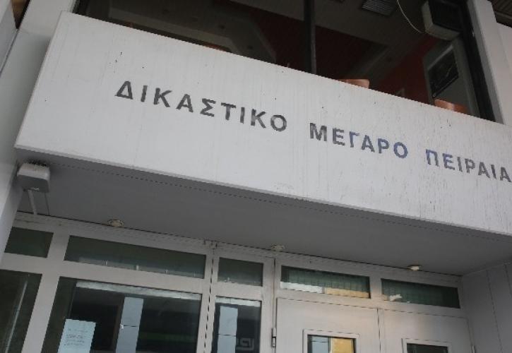 Στον ανακριτή σήμερα οι 13 συλληφθέντες για τη φωτιά στην Ύδρα