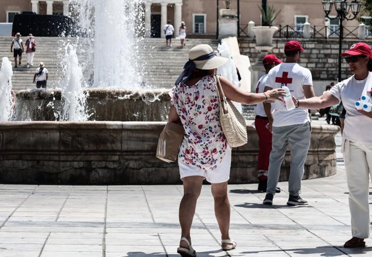Εγκύκλιος ΥΠΕΣ για καύσωνα: Τηλεργασία και ευέλικτο ωράριο για το Δημόσιο - Πώς θα λειτουργήσουν οι υπηρεσίες