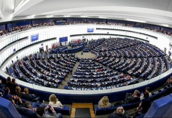 Δε φταίνε τα άκρα, φταίμε εμείς