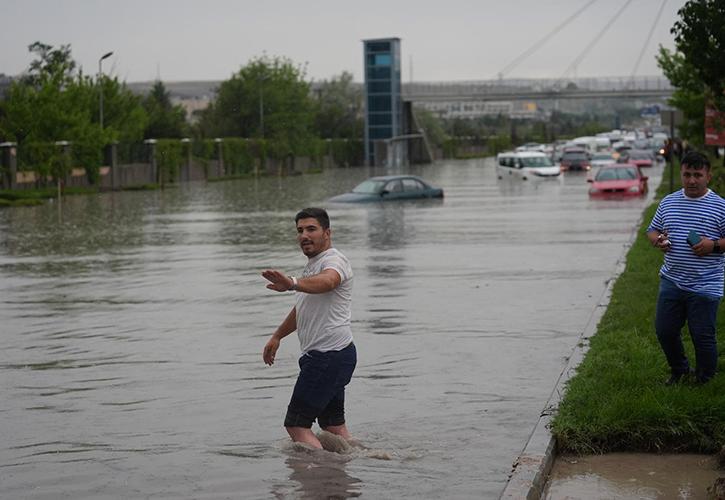 Τουρκία: Πλημμύρες στην Άγκυρα εξαιτίας ισχυρής καταιγίδας