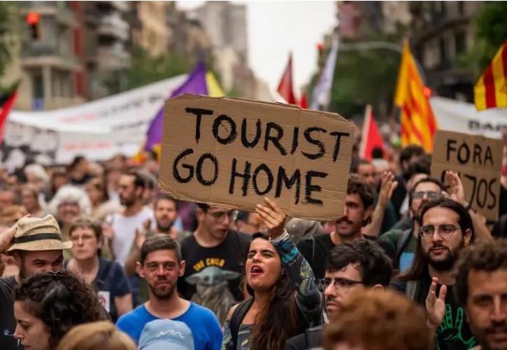 Βαρκελώνη: Τουρίστες... φύγετε