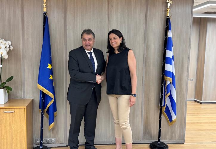 Συνάντηση Κεραμέως και ΕΒΕΠ για τις πειραϊκές επιχειρήσεις