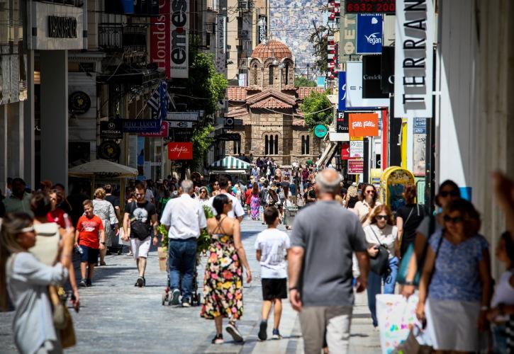 Θερινές εκπτώσεις: Κατώτερη των προσδοκιών η έναρξη της σεζόν – Πού στρέφει τις ελπίδες του ο εμπορικός κόσμος