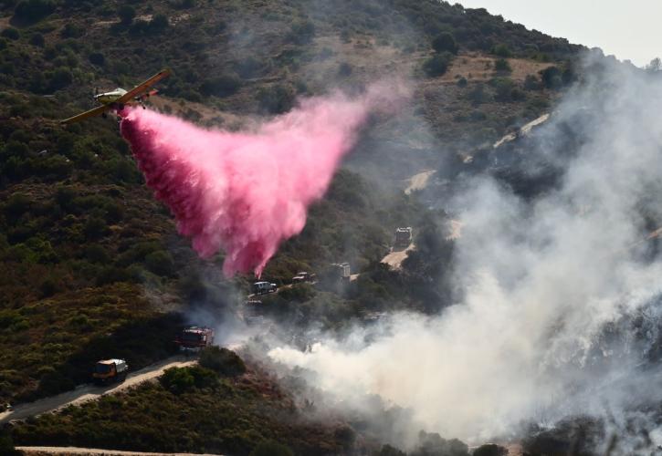 Πυρκαγιά στην Εύβοια: Εκκενώνονται οι οικισμοί Καμάρι, Καλύβια και Άγιος Γεώργιος