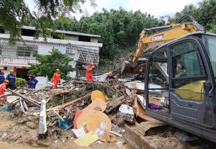 Κίνα: Δώδεκα νεκροί από κατολίσθηση στο νότιο τμήμα της χώρας μετά τις συνεχιζόμενες ισχυρές βροχοπτώσεις