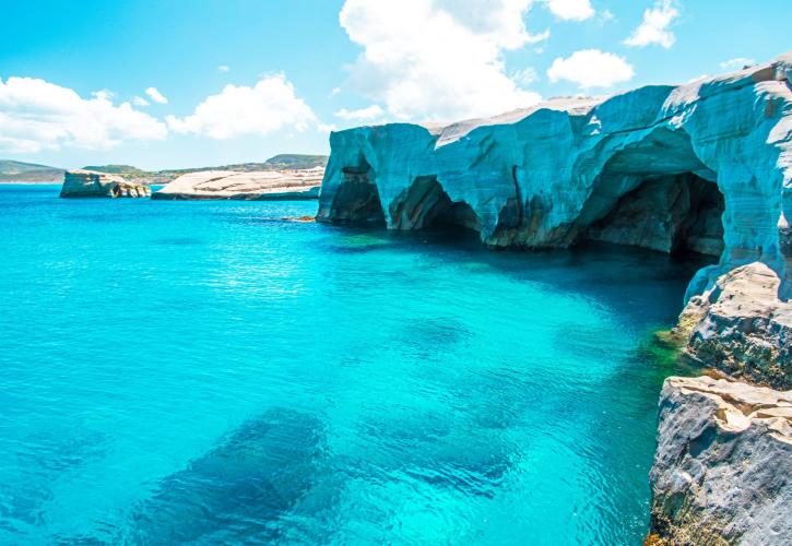 15 ελληνικά νησιά που αξίζει να επισκεφτείτε έστω μια φορά στη ζωή σας