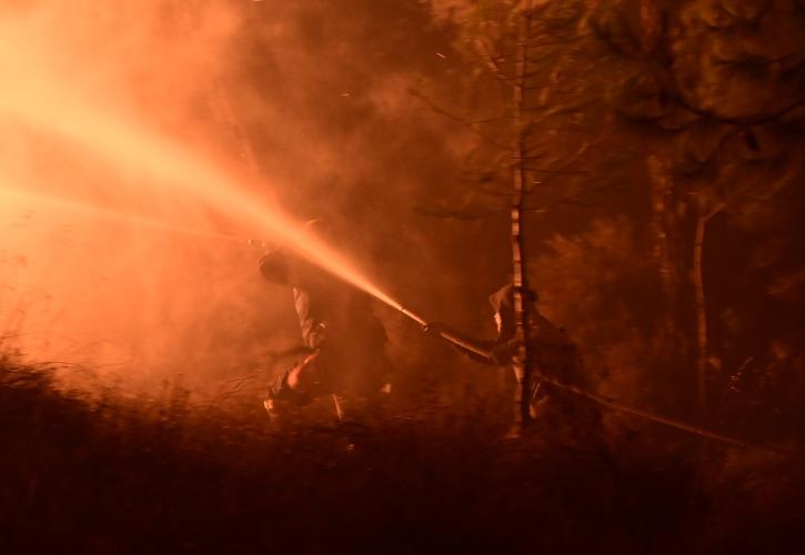 Μεγάλη φωτιά στην Κερατέα - Ήχησε το 112 για εκκένωση οικισμού