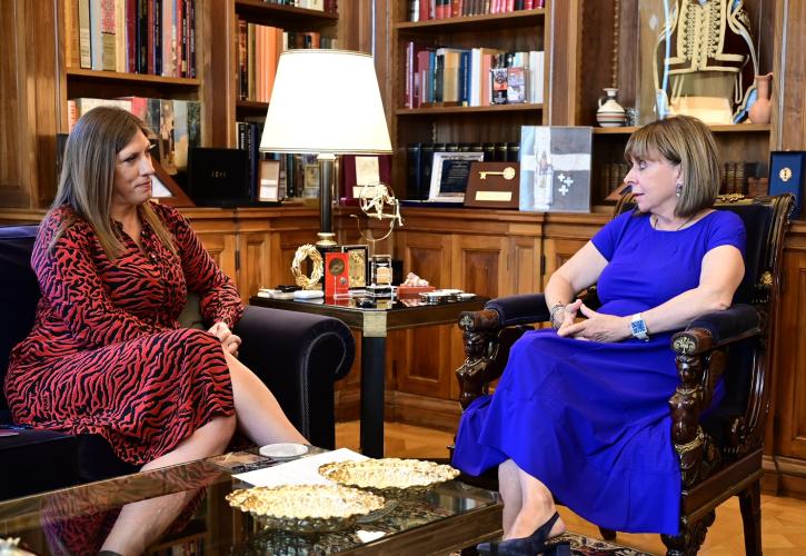 Συνάντηση ΠτΔ με τη Κωνσταντοπούλου: Η αναζήτηση συναινέσεων μεταξύ των πολιτικών δυνάμεων υπηρετεί το γενικό καλό