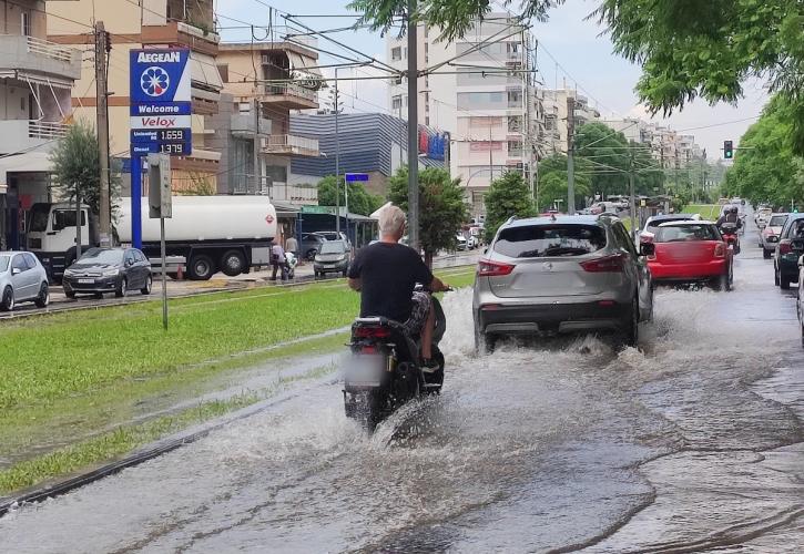 Κακοκαιρία Bora: Έκτακτο δελτίο από ΕΜΥ - Καταιγίδες από Παρασκευή έως Δευτέρα