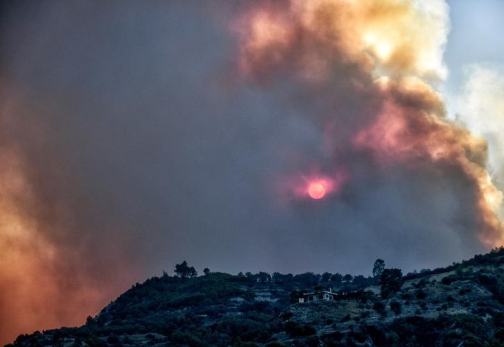Πολύ υψηλός κίνδυνος πυρκαγιάς αύριο σε 11 Περιφέρειες της Ελλάδας