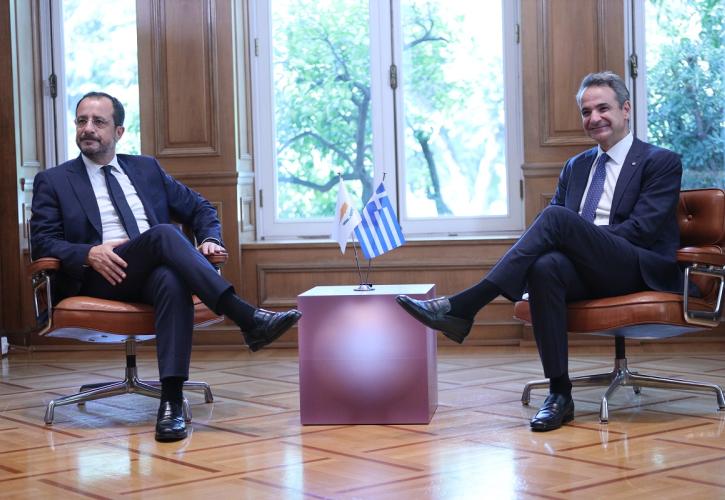 Μητσοτάκης σε Χριστοδουλίδη: Ο συντονισμός μας είναι περισσότερο απαραίτητος παρά ποτέ