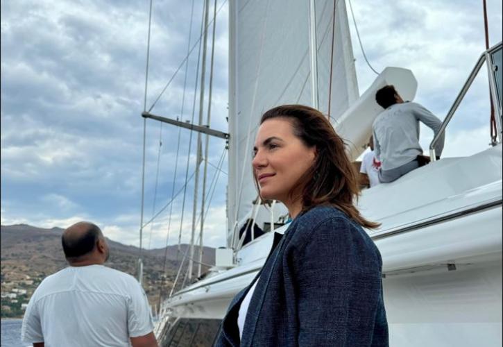 Άνδρος: Στην απονομή των επάθλων του Διεθνούς Ιστιοπλοϊκού Αγώνα «Ιωάννης Β. Γουλανδρής» η Ο. Κεφαλογιάννη