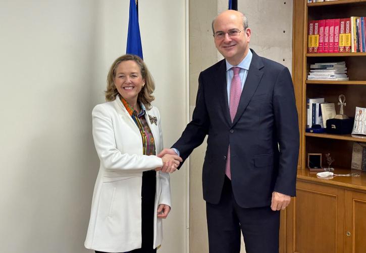 Συνάντηση Χατζηδάκη με την Πρόεδρο της ΕΤΕπ Νάντια Καλβίνιο