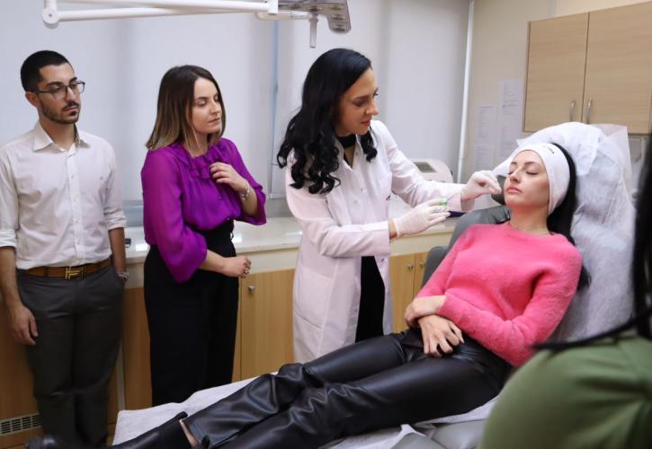 Μπότοξ, υαλουρονικό οξύ και skin boosters: Τα trends και τα νεότερα υλικά