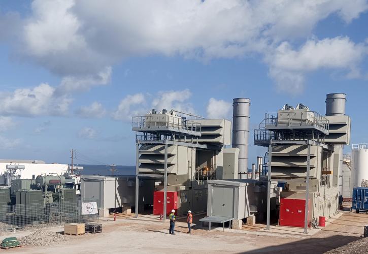 ΔΕΗ: Ξεκίνησε η εμπορική λειτουργία δύο νέων αεριοστροβιλικών μονάδων στη Σαντορίνη