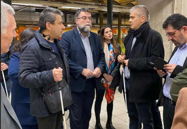 Αυτοψία Οικονόμου σε Μετρό και λεωφορεία μαζί με τις Ομοσπονδίες Τυφλών