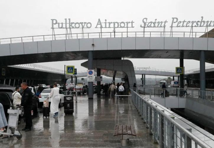 Ρωσία: Ανεστάλη η λειτουργία του διεθνούς αεροδρομίου Πούλκοβο της Αγίας Πετρούπολης λόγω ισχυρών χιονοπτώσεων