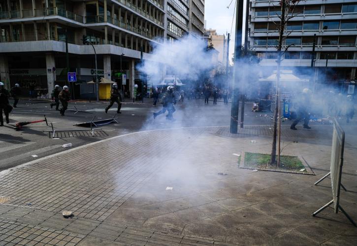 Ένταση στο κέντρο της Αθήνας - Έγιναν 14 προσαγωγές