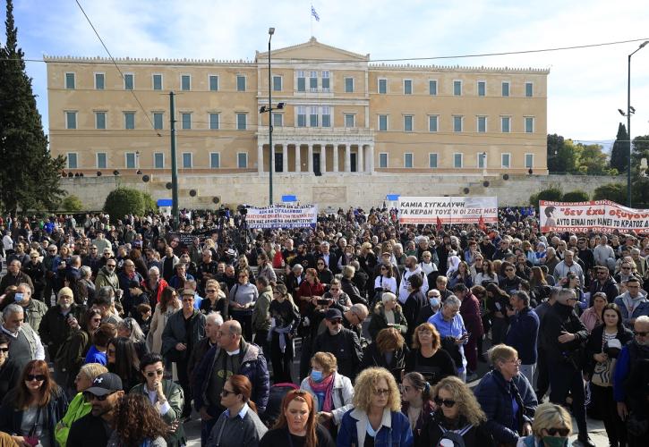 Έρευνα Metron Analysis: Οικονομία-Ακρίβεια και Κράτος Δικαίου τα κύρια προβλήματα για τους πολίτες
