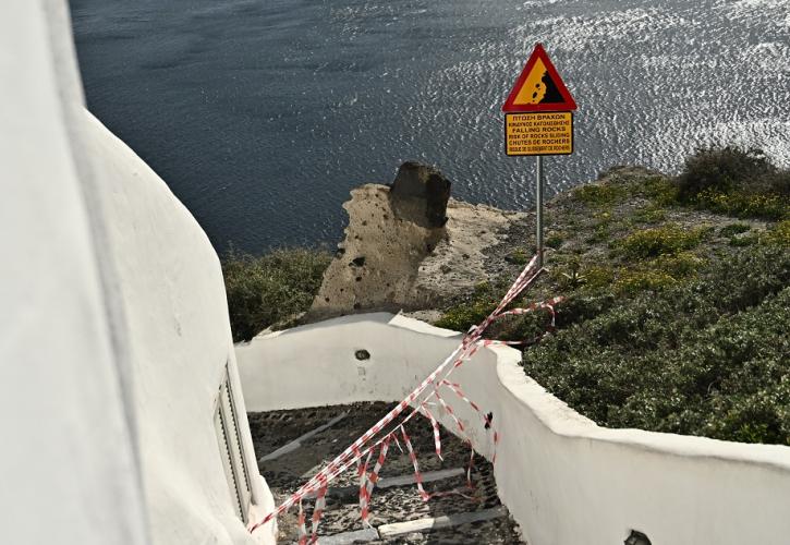 Παπαζάχος για Σαντορίνη: Κλειστά τα σχολεία μέχρι την Παρασκευή - Στα ίδια επίπεδα η σεισμική δραστηριότητα