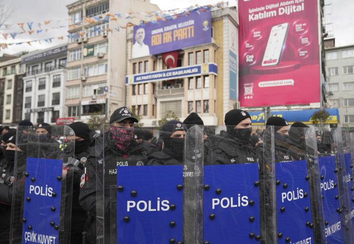 Τουρκία: Πάνω από 1.130 διαδηλωτές έχουν συλληφθεί - «Μποϊκοτάζ στα ΜΜΕ» ζητά η αντιπολίτευση