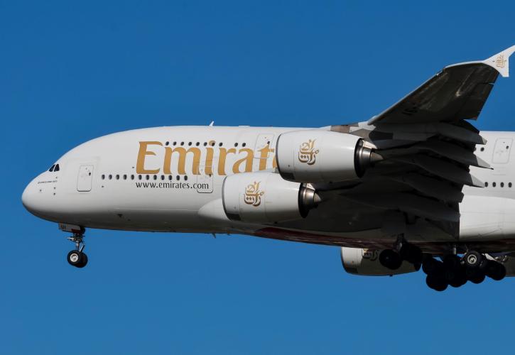 Σε συζητήσεις με SpaceX για αναβάθμιση WiFi η Emirates