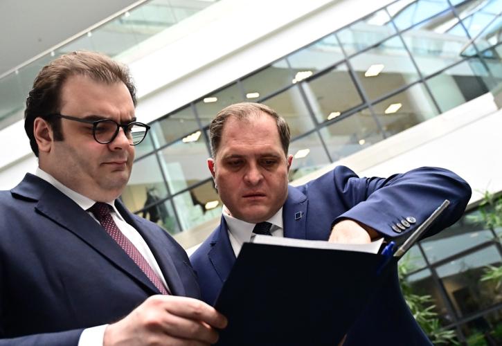 Συνάντηση Πιερρακάκη με Πιτσιλή: Η μάχη κατά της φοροδιαφυγής κερδίζεται μέρα με τη μέρα