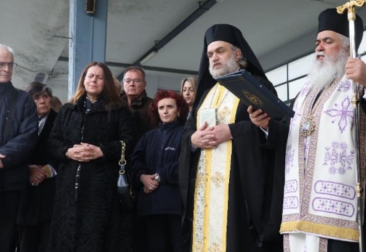 Θεσσαλονίκη: Επιμνημόσυνη δέηση για τα 57 θύματα των Τεμπών