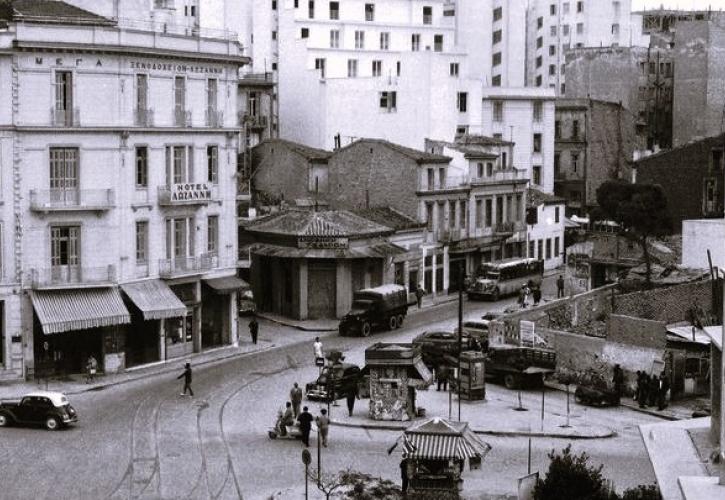 «Έλα να μάθεις στην πλατεία Βάθης...» – Η μακρά ιστορία μίας μεταλλαγμένης πλατείας