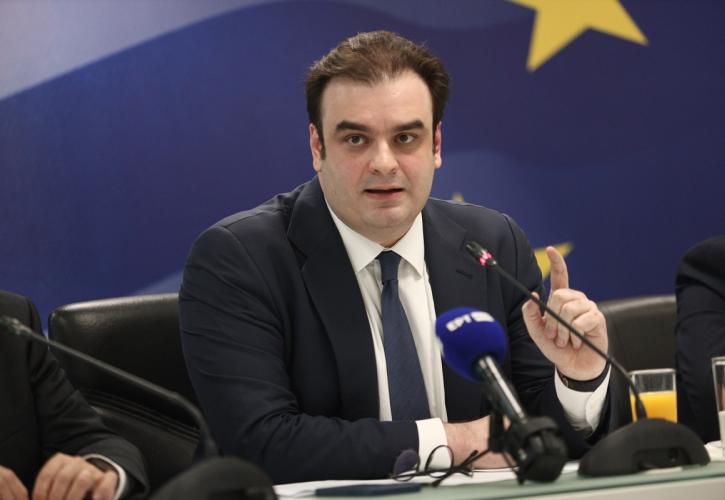 Μεσοπρόθεσμο: Η μεγάλη υπέρβαση εσόδων, τα ισχυρά πλεονάσματα και το «μήνυμα» για επιπλέον μέτρα στήριξης