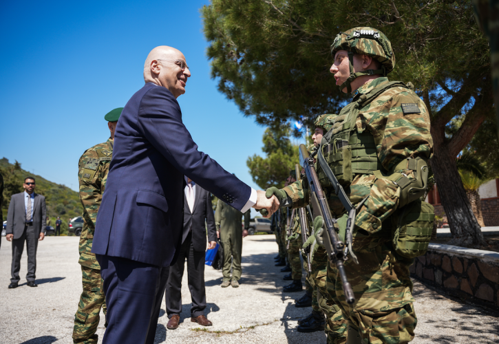 Επίσκεψη Δένδια στη Λέσβο: Θα δημιουργήσουμε το ισχυρότερο Πολεμικό Ναυτικό που είχαμε ποτέ